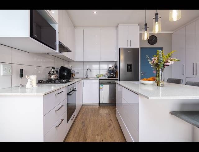 2 BEDROOM APARTMENT TO LET IN TABLE VIEW